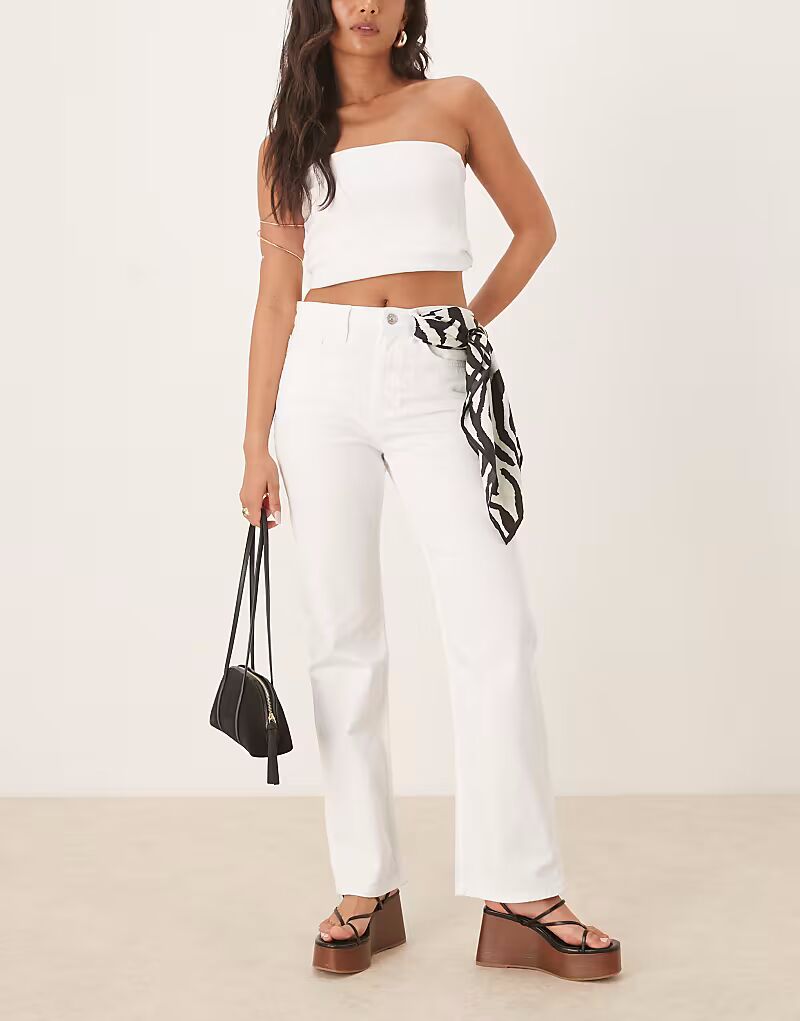 

Джинсы Mango Matilda прямого кроя белого цвета