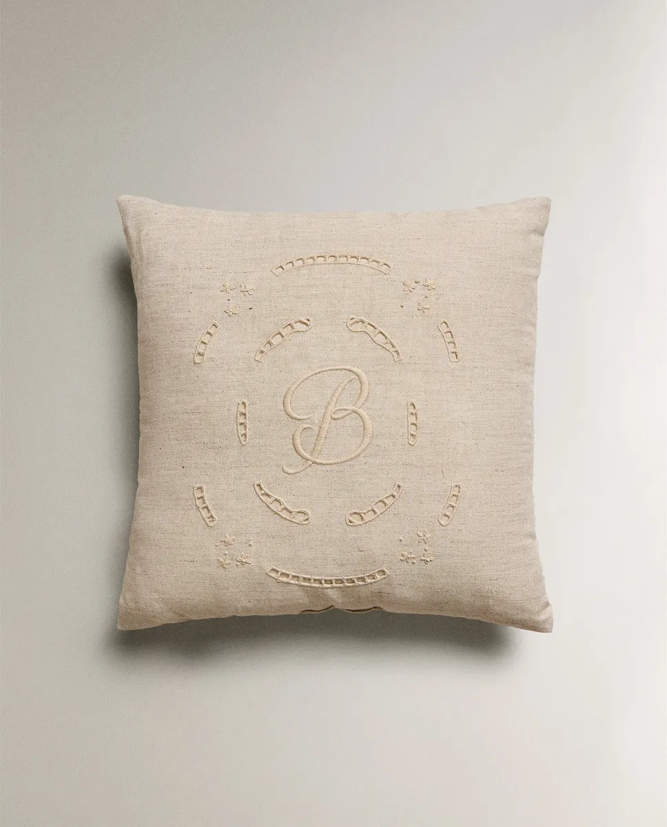 

Детская вышитая начальная подушечка Zara Home, Letter B