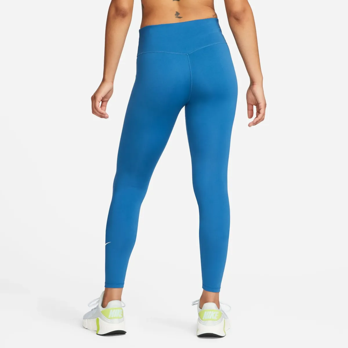 

Тренировочные тайтсы Nike "ONE WOMEN'S MID-RISE LEGGINGS", белый