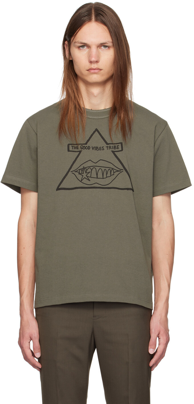 

Футболка цвета хаки Gonz Edition «The Good Vibes Tribe» sacai