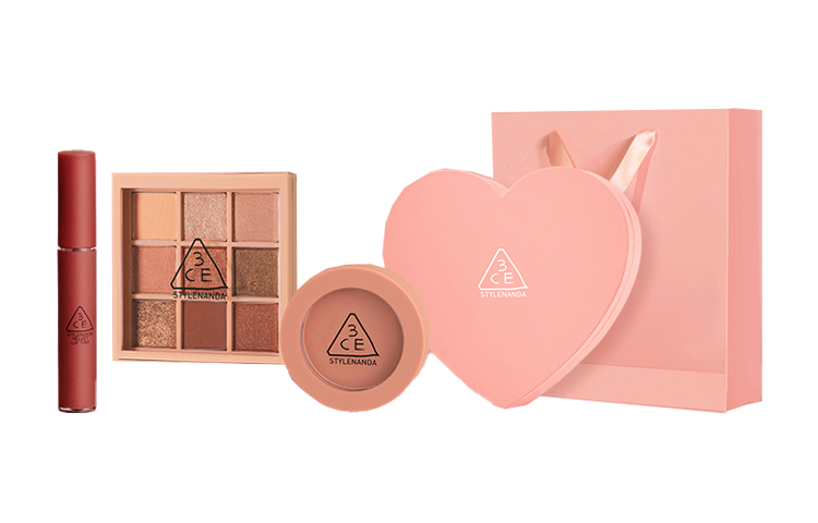 

Набор косметики для женщин 3CE