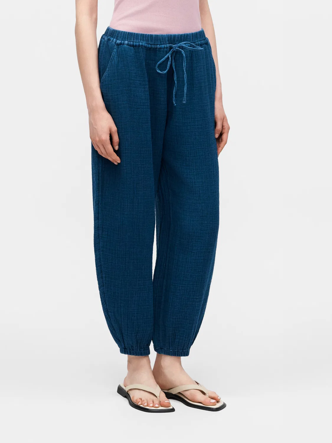 Джинсы Gap Barrel Jeans синего цвета — фото 4