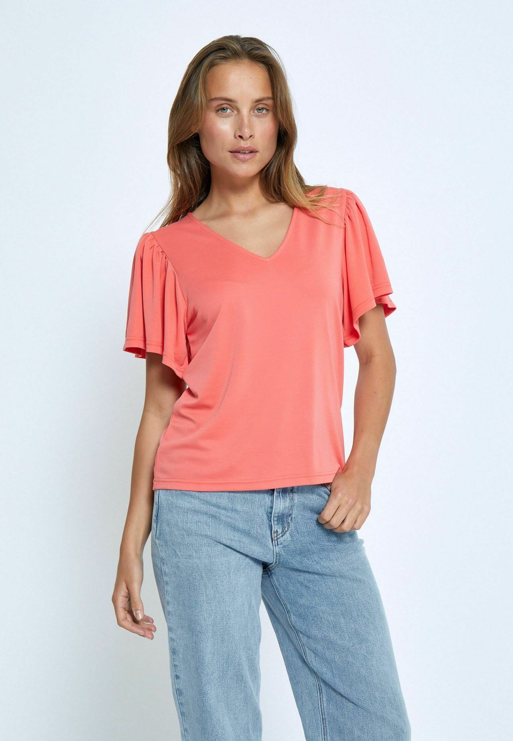 

Базовая футболка RIANNE V-NECK Minus, красный