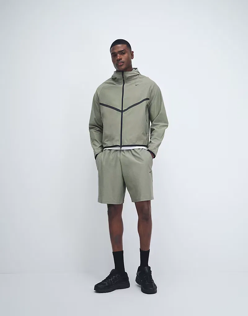 Спортивная куртка-худи Nike Tech Shori на молнии, светлый хаки — фото 2