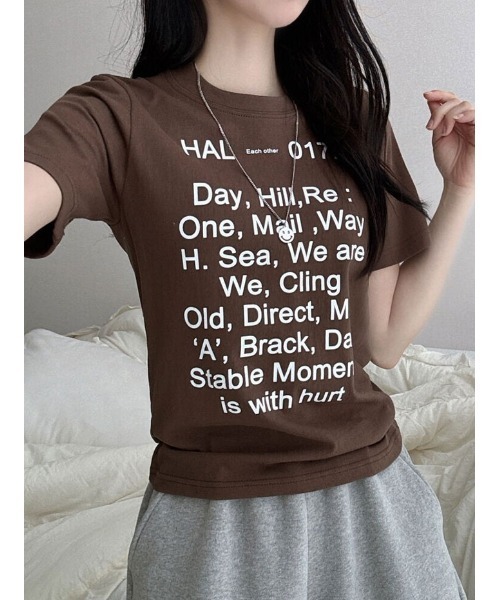 

Футболка с коротким рукавом, с буквенным принтом NANAHACHI, коричневый
