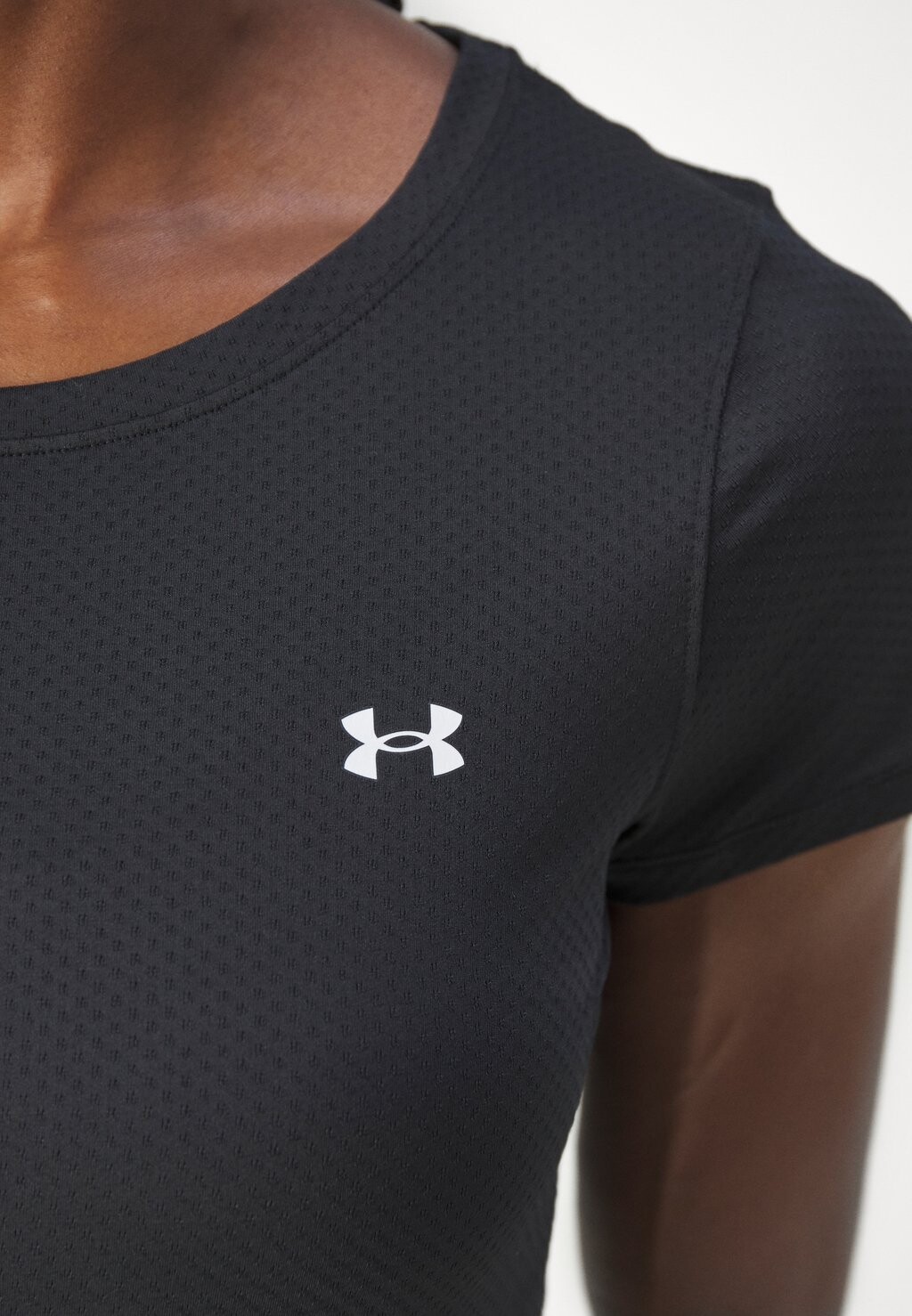 

Базовая футболка TECH Under Armour, черный