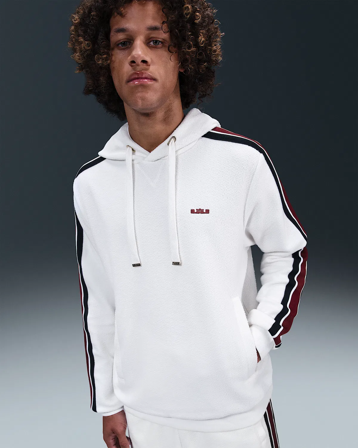 Мужская баскетбольная худи-пуловер Therma-FIT LeBron Standard Issue, Sail/Dark Team Red