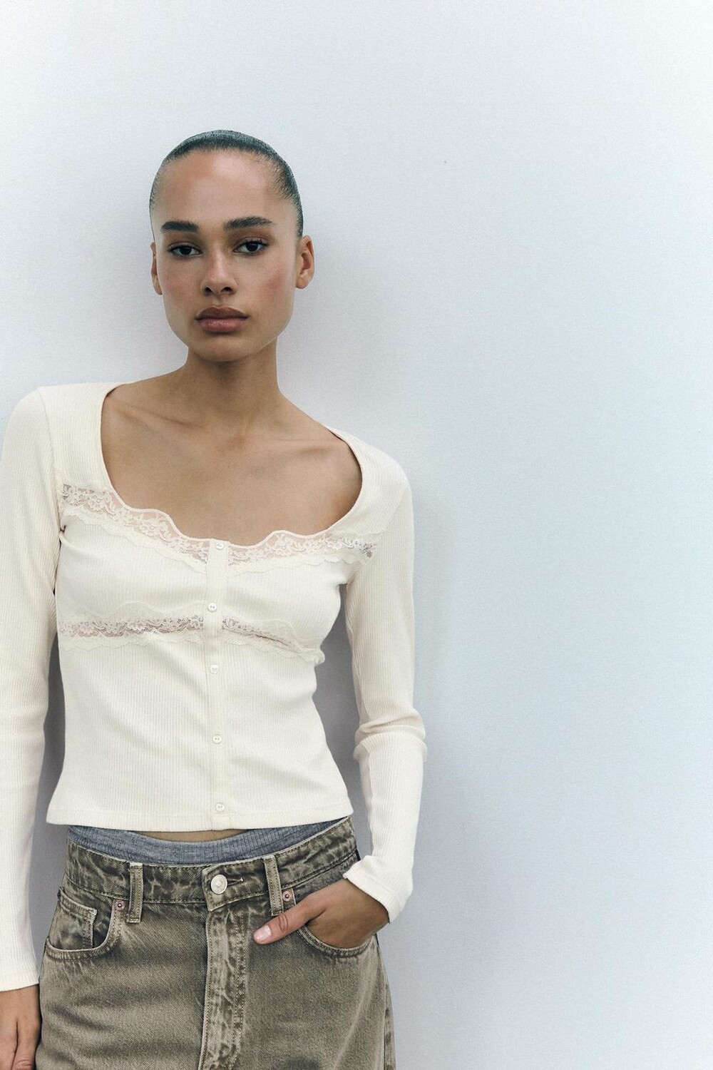 

Комбинированный кружевной топ ZARA, экрю