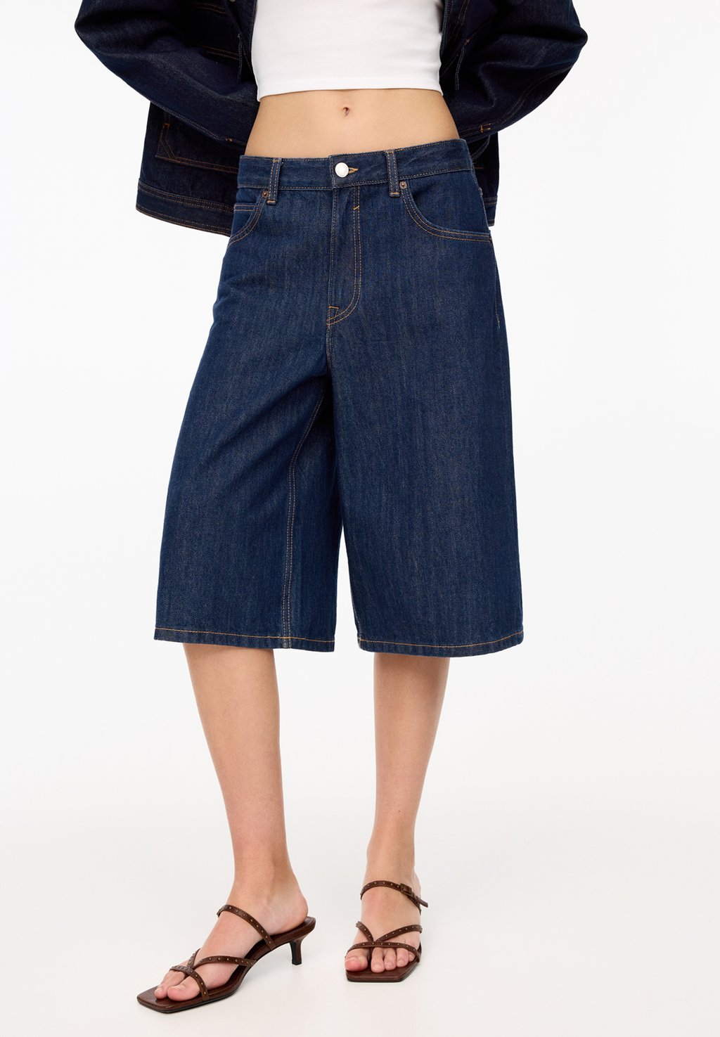 

Джинсовые шорты LOW-RISE PULL&BEAR, темно-синий