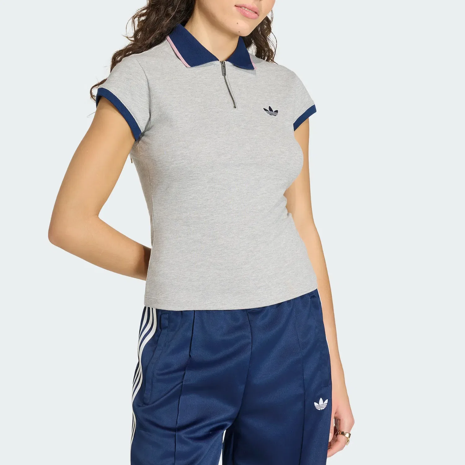 Поло женское рифленое Adidas Originals Medium Heather Gray/Dark Indigo/Magical Purple Pink/Chen — фото 4