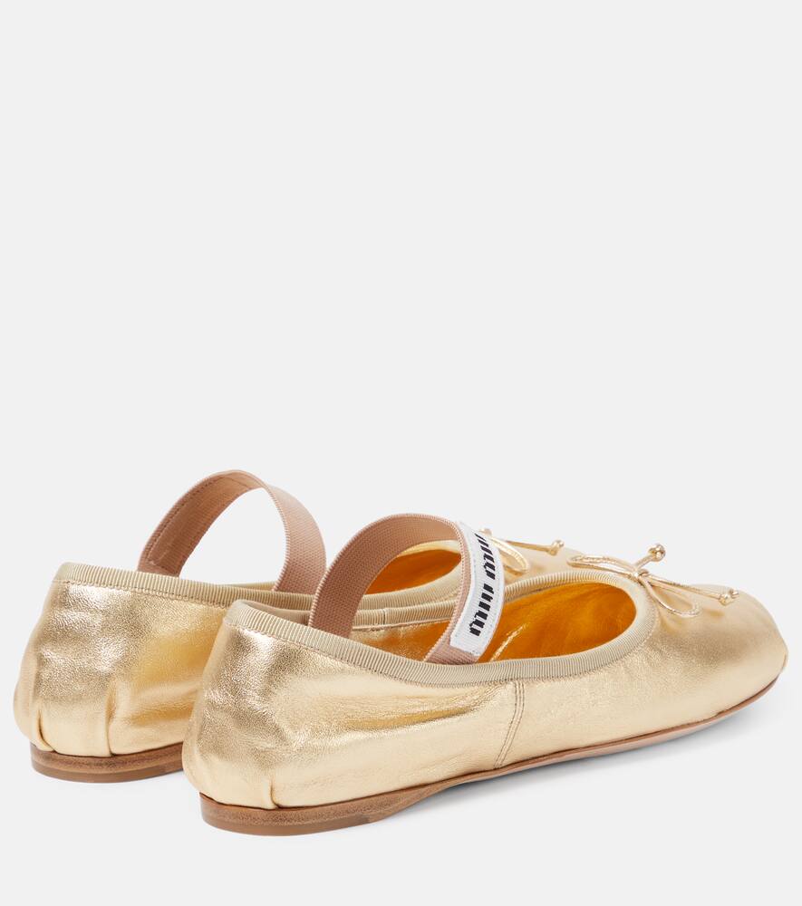 Балетки из металлизированной кожи Miu Miu, Platino — фото 3