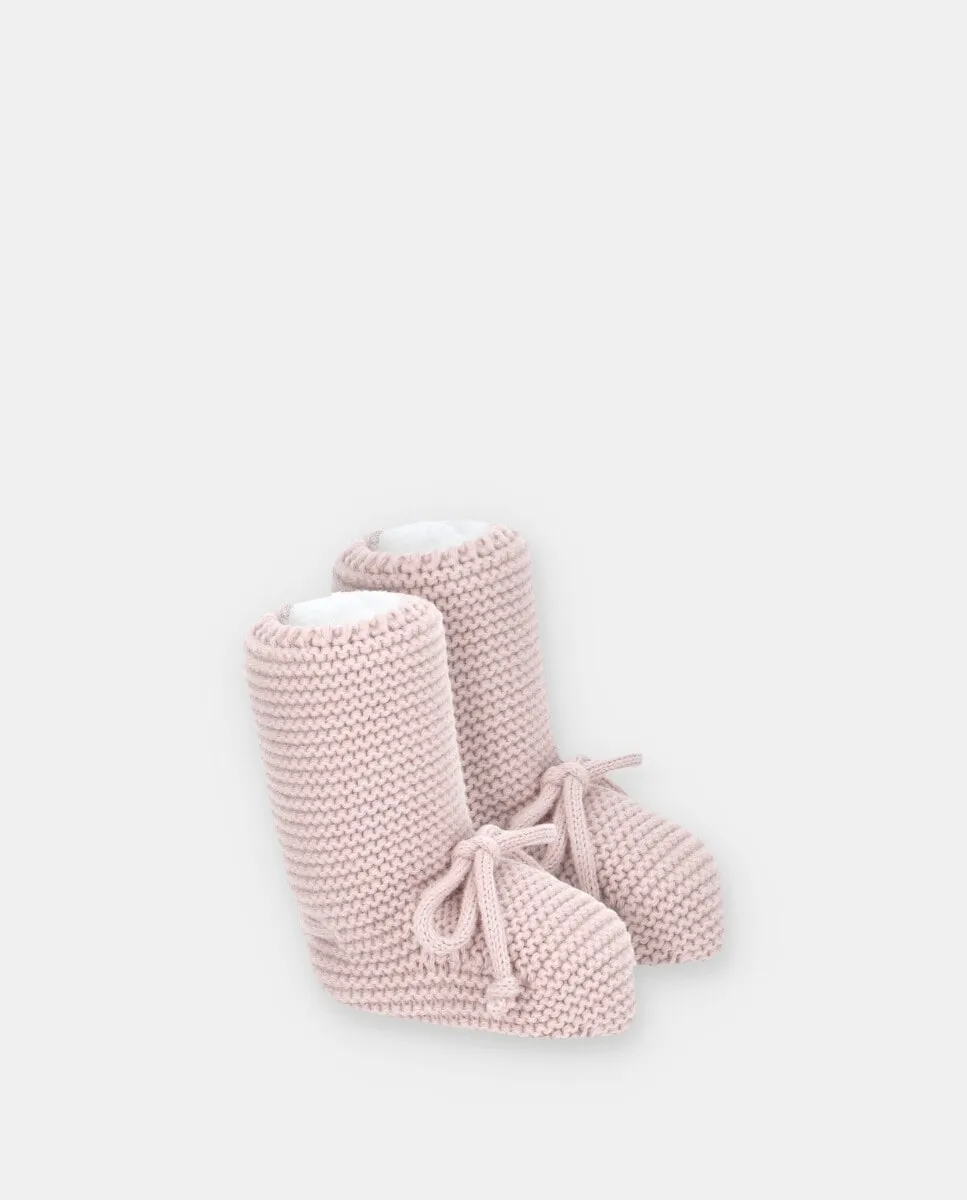 

Вязаные пинетки для девочки розового цвета пыльной розы Martín Aranda