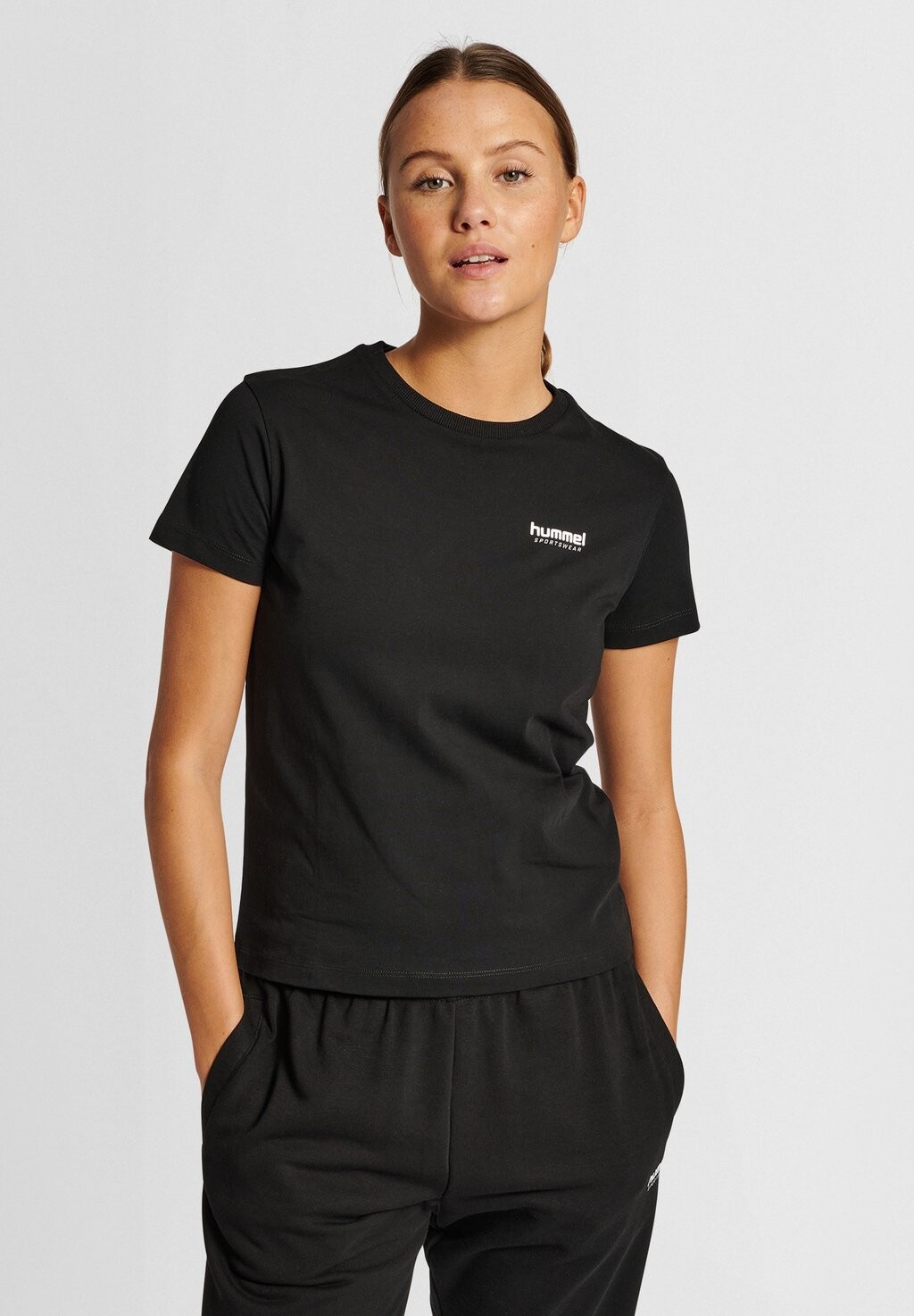 

Базовая футболка KRISTY SHORT Hummel, черный