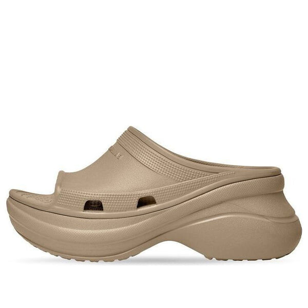 Сандалии x crocs pool slide sandals 'beige' Balenciaga, бежевый