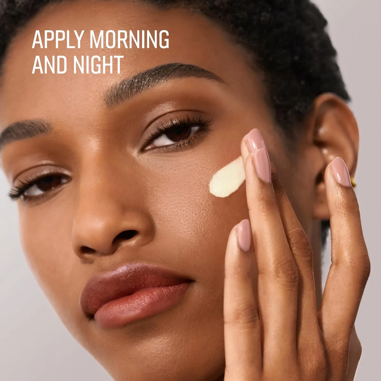 Сыворотка Bobbi Brown — Для лица Vitamin Enriched Smoothing Serum | Увлажняющая ночная для лица, придающая сияние, 30 мл — фото 2