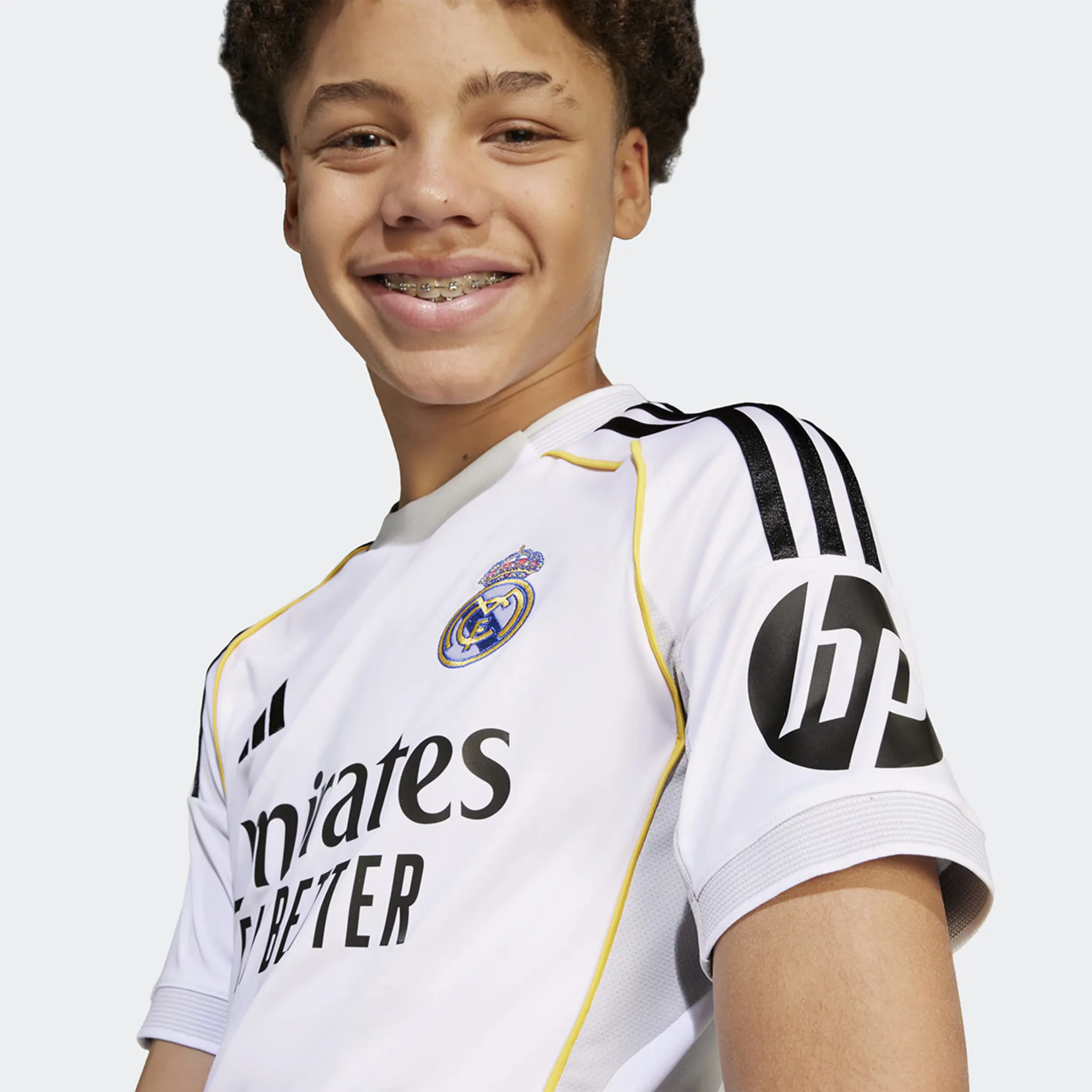 Детская футболка домашняя форма Real Madrid CF 2025-2026 Adidas, белый — фото 4