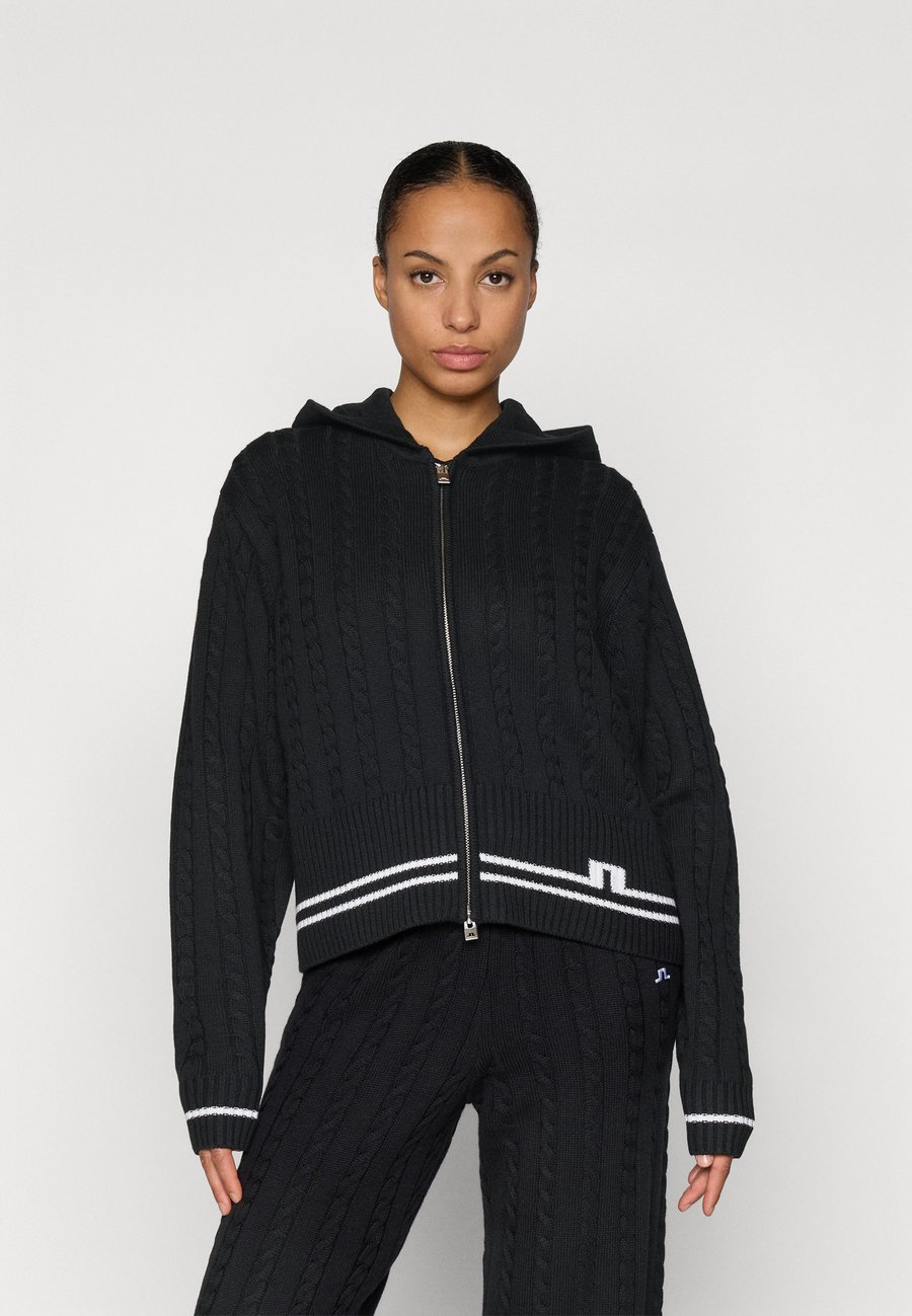 

Толстовка J.LINDEBERG Sports CAMILLA HOOD, Black