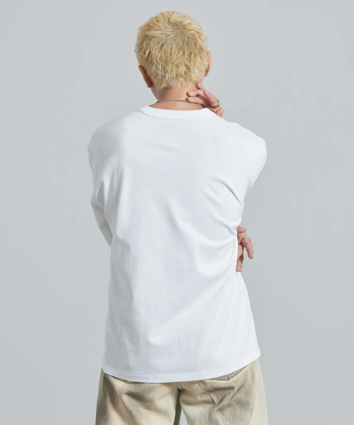 Мужская футболка с длинным рукавом Nike Sportswear Premium Essentials IH1128-100 белая — фото 2