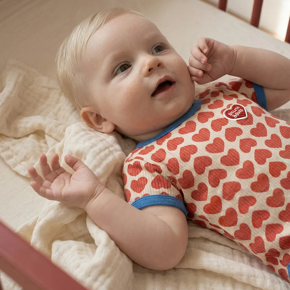 Детский боди Baby BB Heart All Over с коротким рукавом, красный, от Belita&Boys