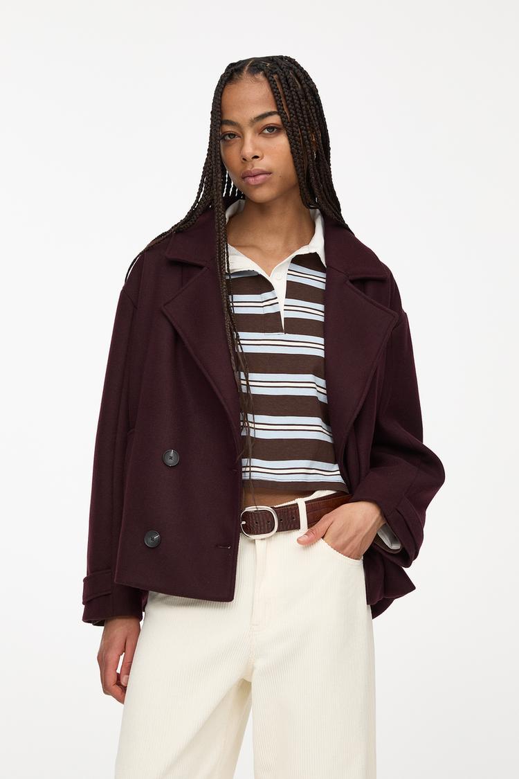

Короткое фетровое фактурное пальто Pull And Bear, бордовый