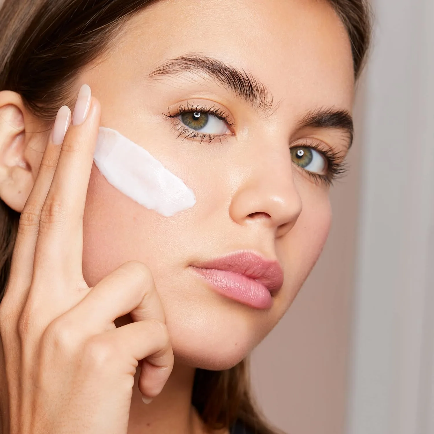 Сыворотка Clarins — Hydra-Essentiel Rich Cream - интенсивно увлажняющий , 60 секунд до упругой кожи, двойная, 50 мл — фото 4