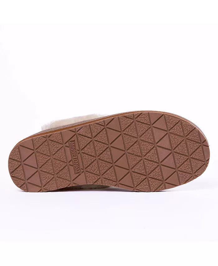 Женские уютные тапочки Carefree Scuff Minnetonka, загар/бежевый — фото 4