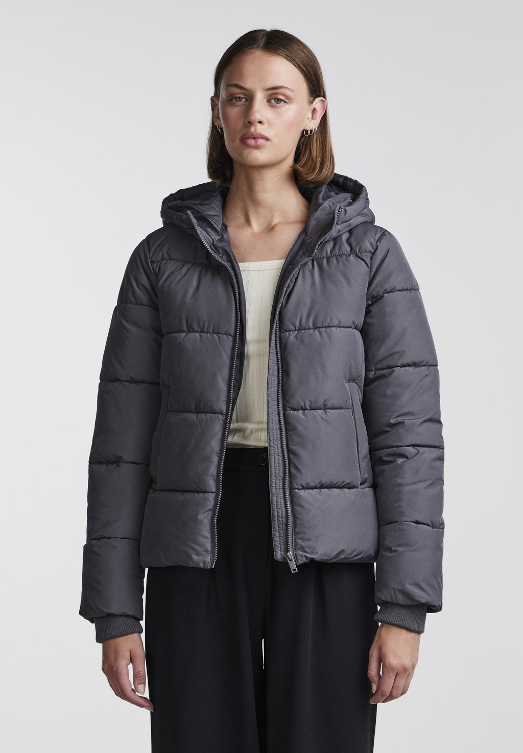 

Зимняя куртка NEW PUFFER Pieces, темно-серый