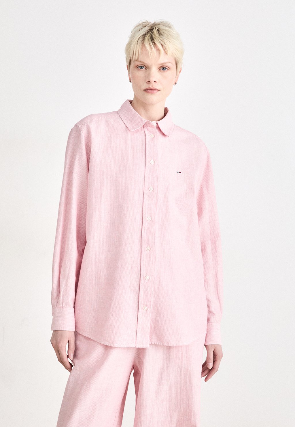 

Блузка на пуговицах Tommy Jeans, розовый