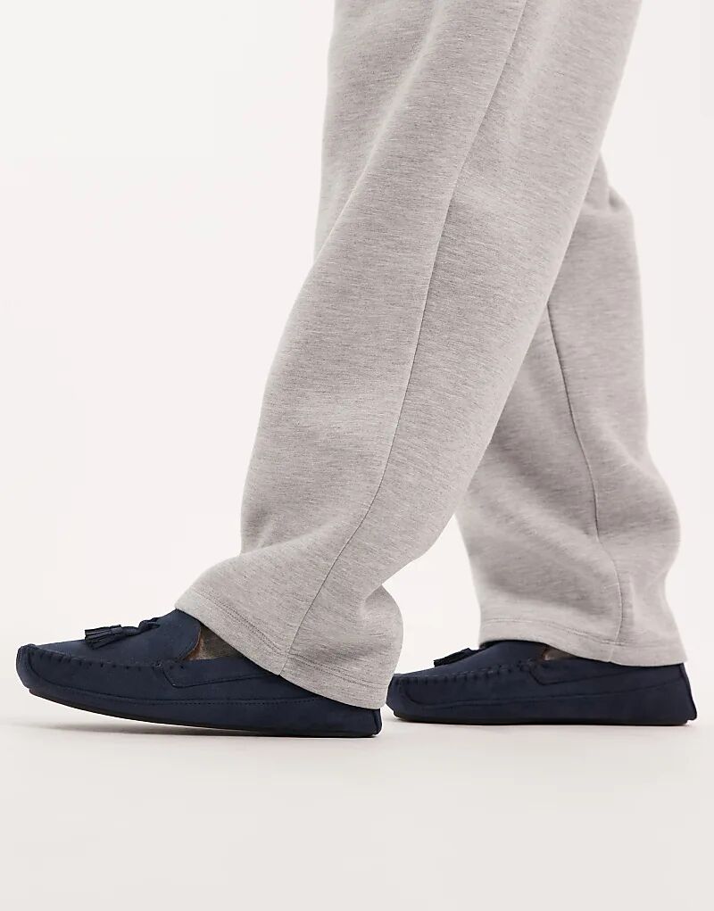 

Мокасины ASOS DESIGN темно-синего цвета с подкладкой из искусственного меха и кисточками