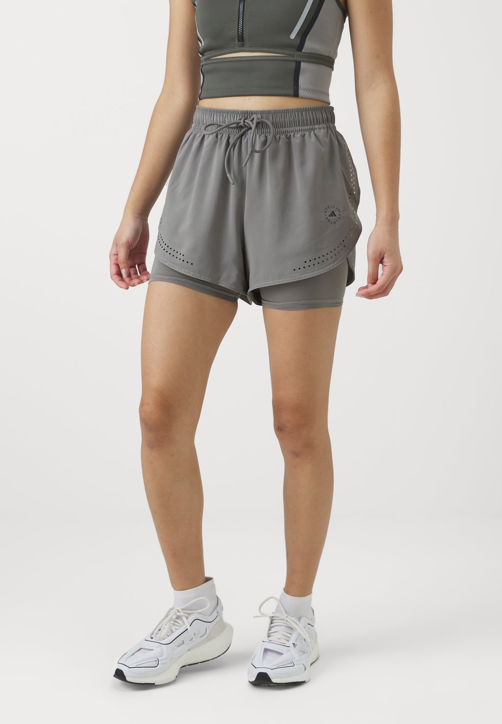 

Спортивные шорты adidas by Stella McCartney, серый