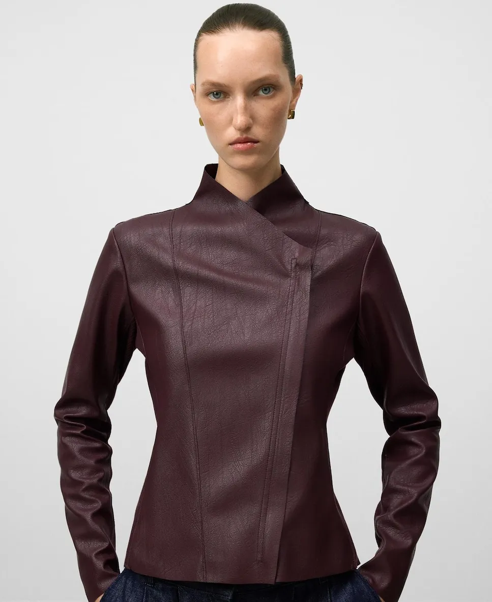 

Женская куртка в стиле байкер, кожа или не кожа Adolfo Dominguez, бордовый