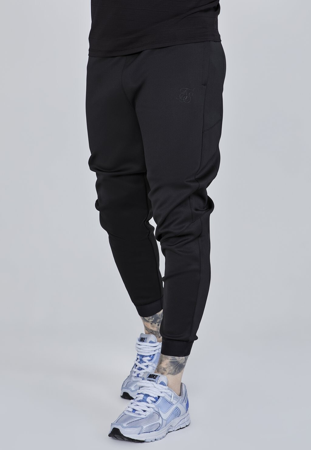 

Спортивные штаны Joggers SIKSILK, черные