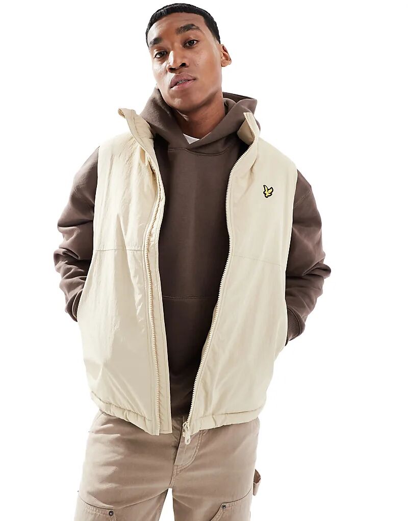 

Стеганый жилет серого цвета Lyle & Scott