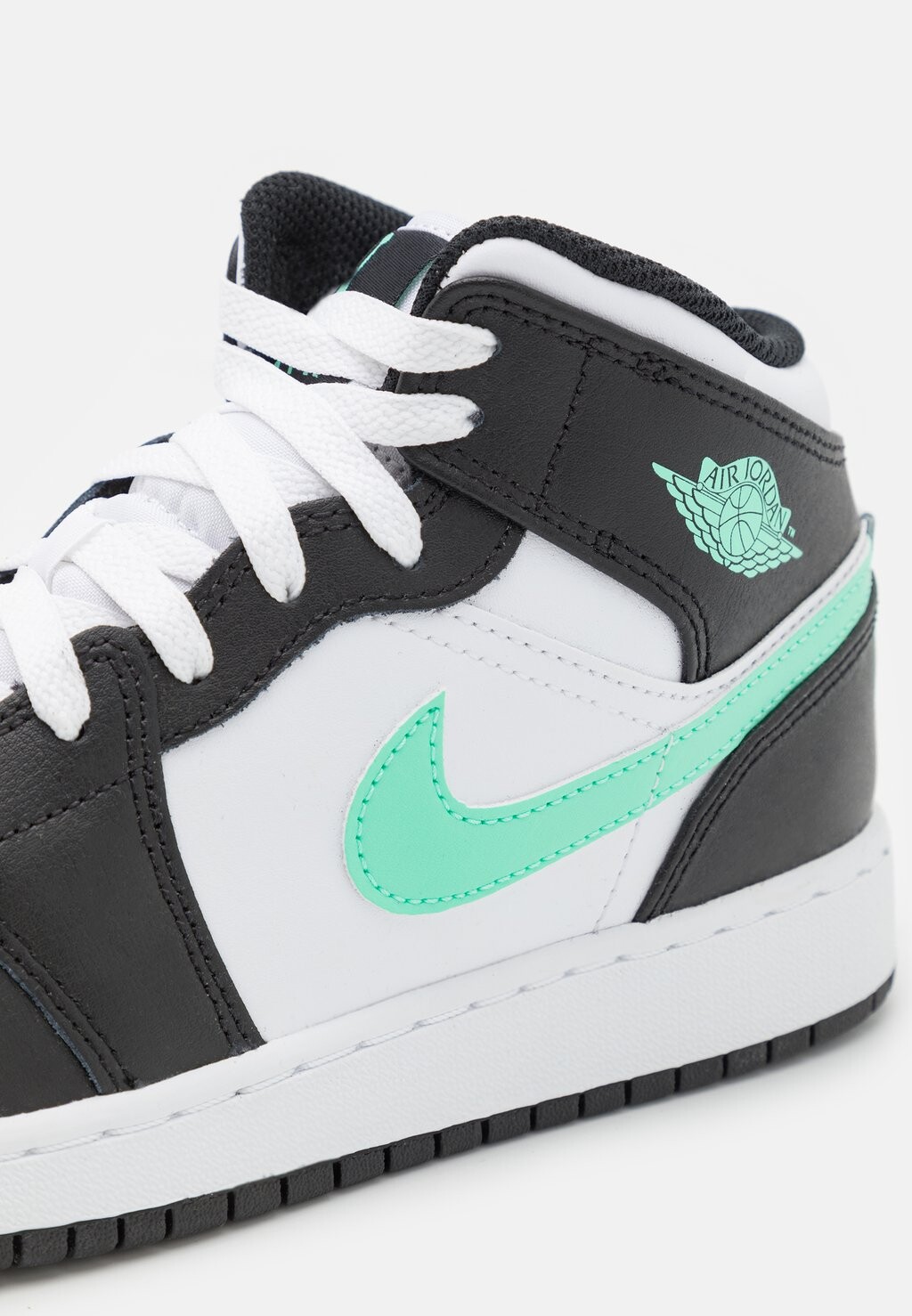 

Баскетбольные кроссовки Air Jordan 1 Mid Unisex Jordan, белый/зеленое сияние/черный