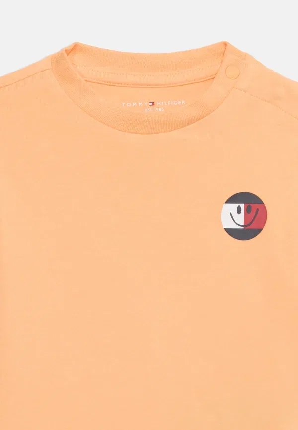 Футболка Tommy Hilfiger 2 Pack Back Smiley Logo Jersey T-Shirts Print, выцветший солнечный поцелуй — фото 4