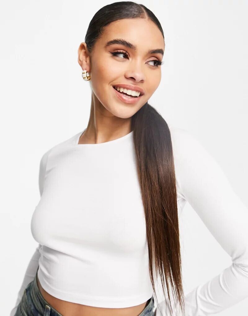 

Белая укороченная футболка с длинными рукавами ASOS
