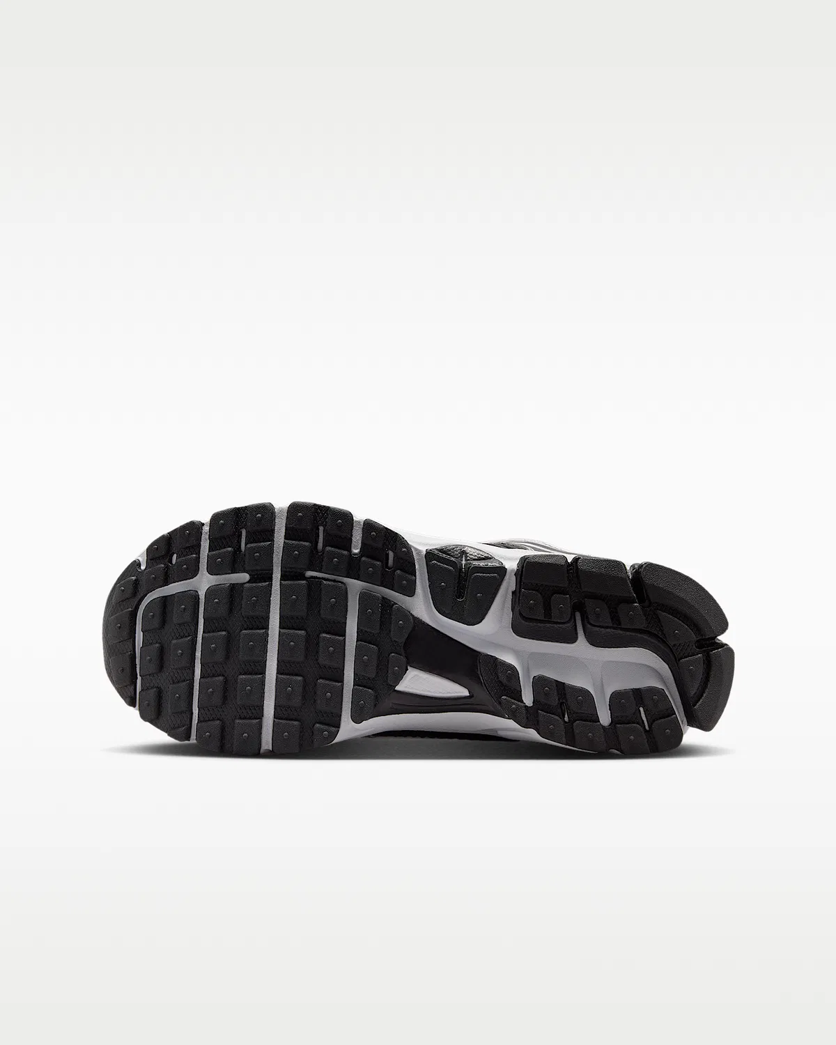 Кроссовки для старших детей Nike Vomero 5, Black/Photon Dust/Volt Ice/Metallic Silver — фото 2