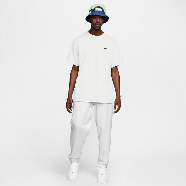 Футболка Nike Solo Swoosh T-Shirt 'White', цвет phantom/white — фото 4