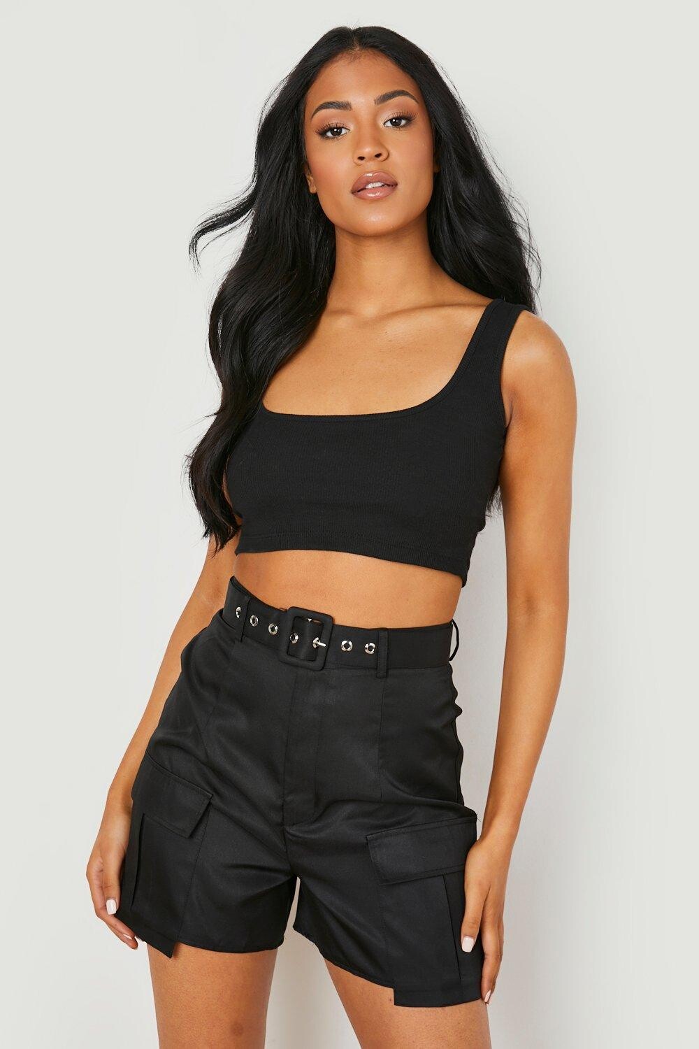 

Высокие шорты-карго с поясом Boohoo, черный