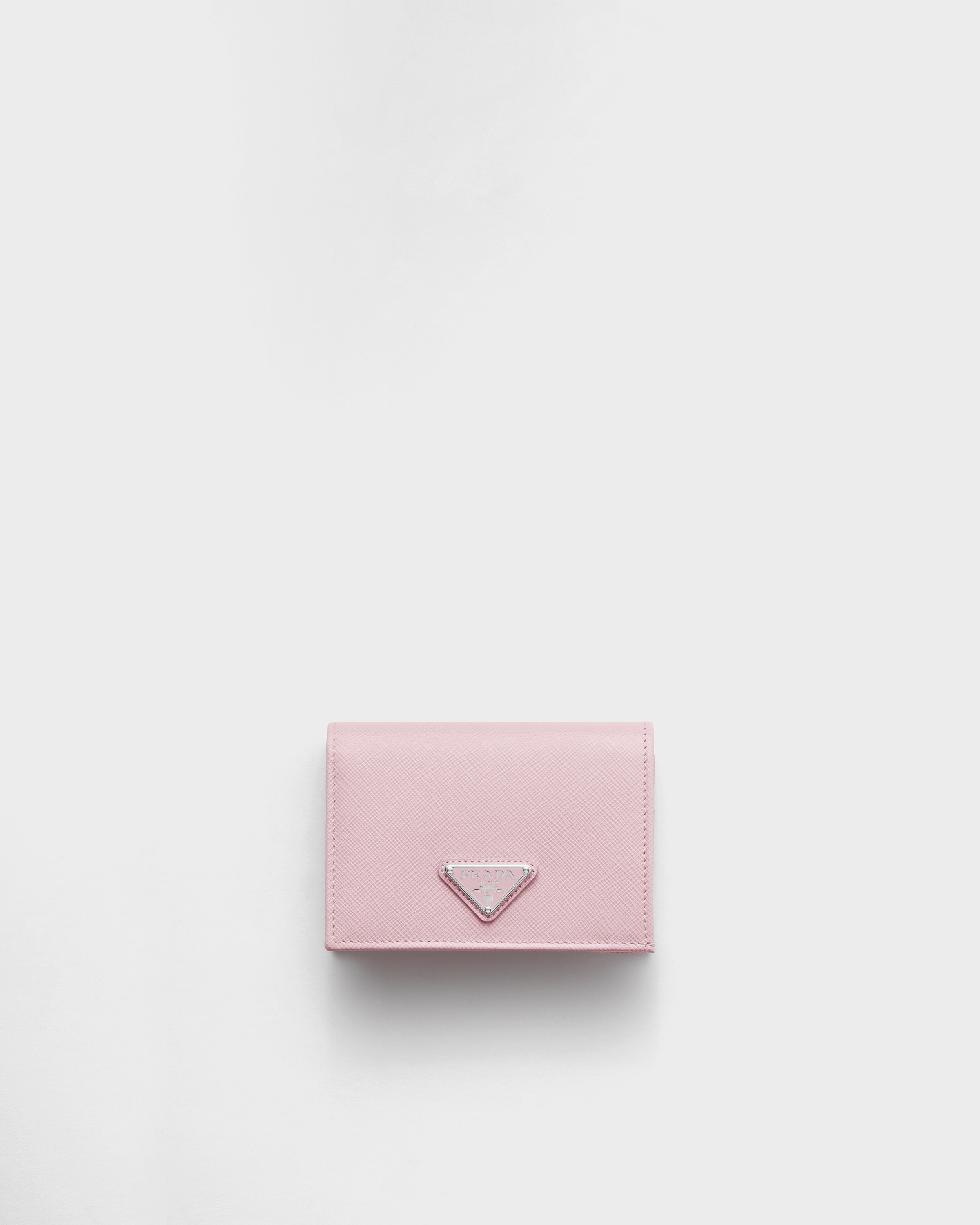 

Маленький кошелек из сафьяновой кожи Prada, алабастр