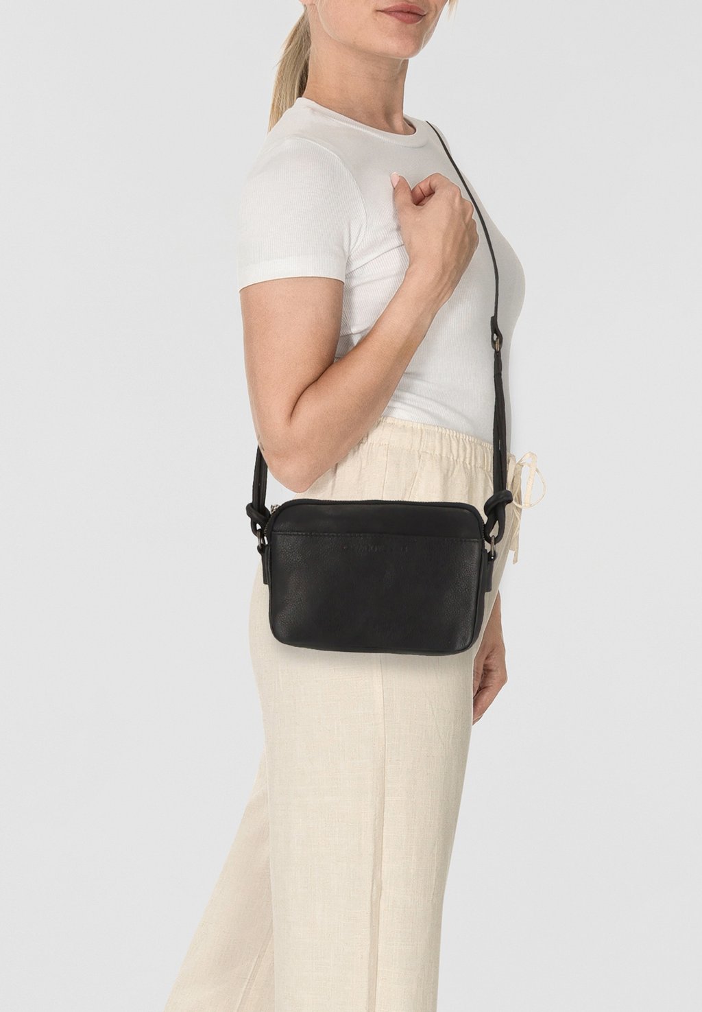 

Сумка через плечо KIRKWOOD UMHÄNGE Cowboysbag, черный