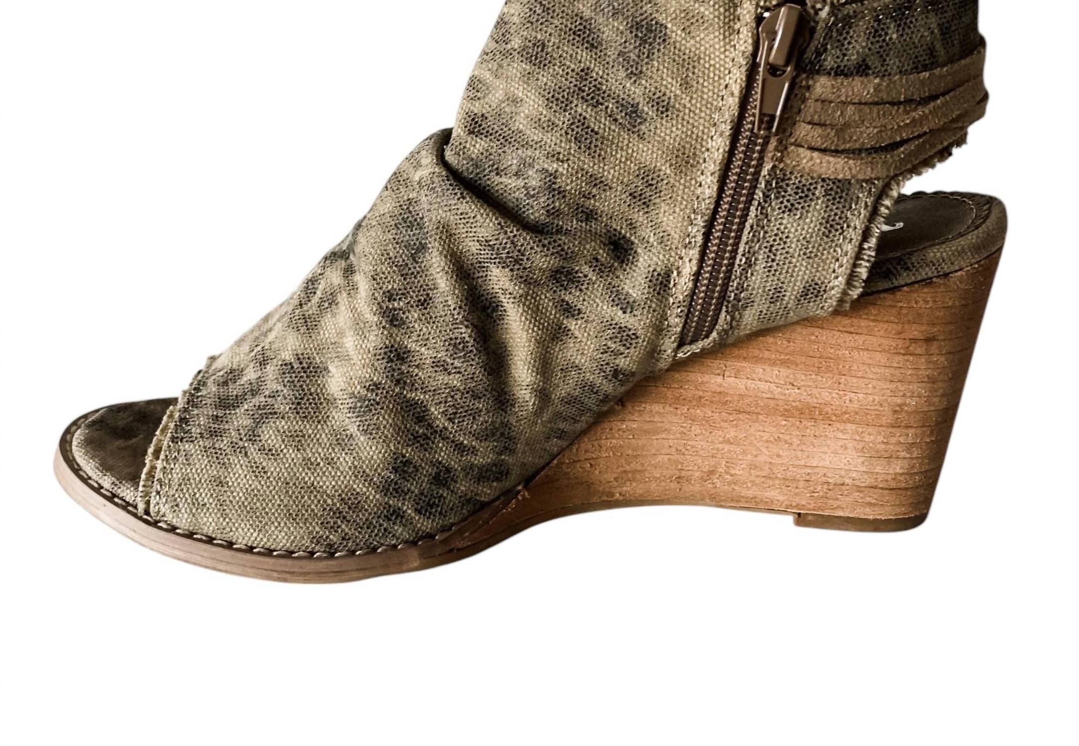 Женские босоножки Keely Wedge Sandal в бежевом цвете Very G — фото 2