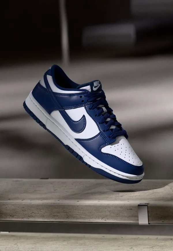 Кроссовки dunk low retro унисекс Nike Sportswear, White/Midnight Navy