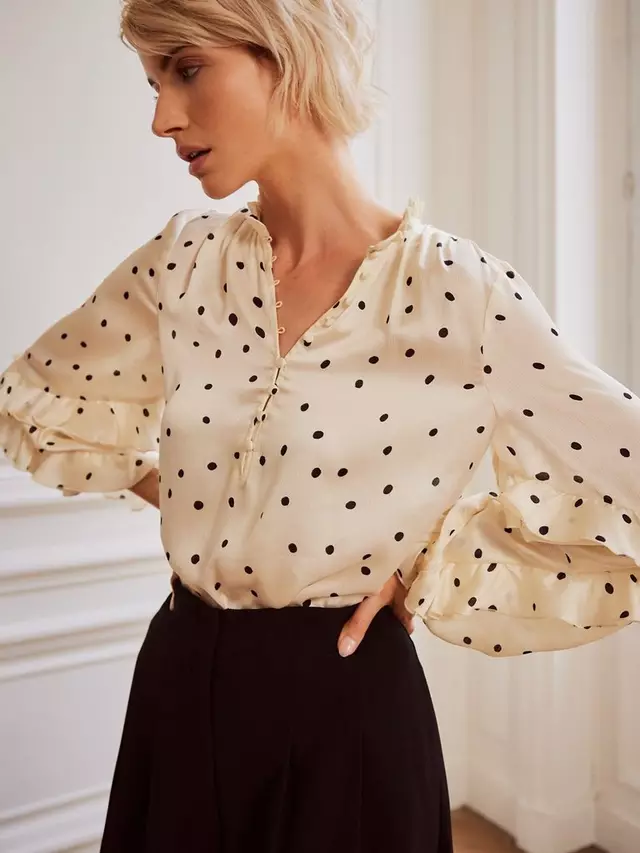 

Блуза Mint Velvet Polak Dot Ruffle, цвет natural cream/black
