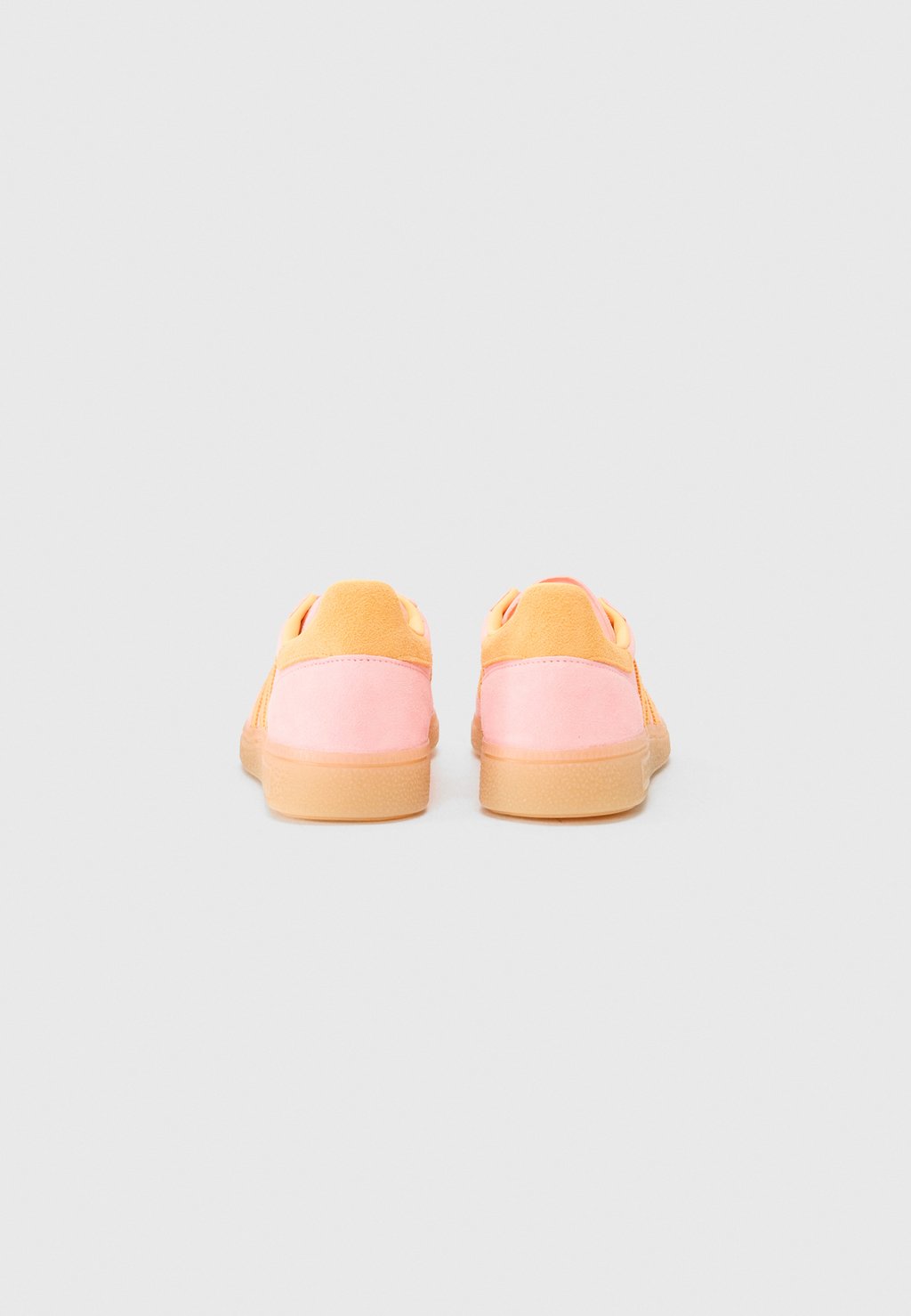 Низкие кеды HANDBALL SPEZIAL Adidas Originals, цвет Glow Pink/Flash Orange/Gum — фото 3