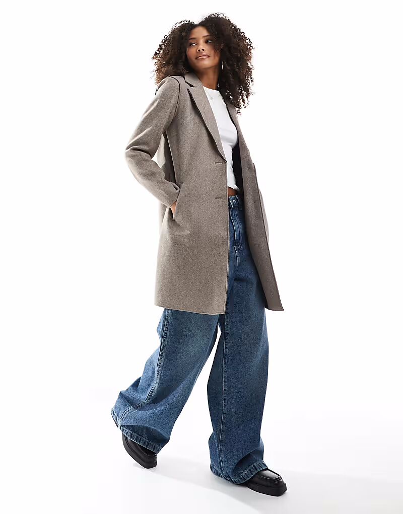 

Только сшитое на заказ пальто светло-коричневого цвета Only