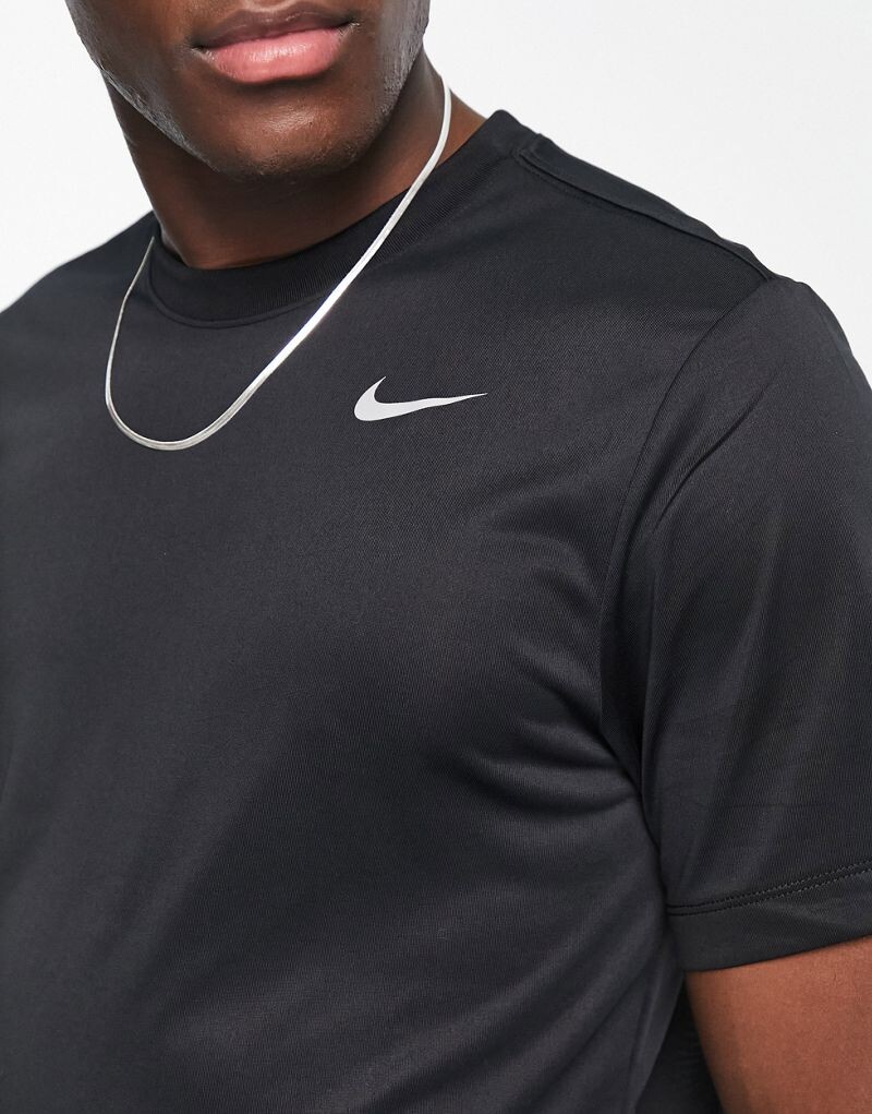 Nike — Dri-FIT Legend — черная футболка — фото 3