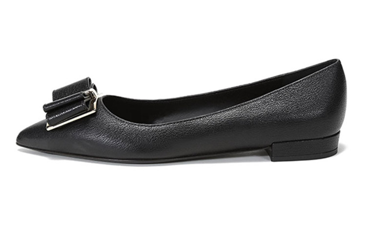 Туфли женские Ferragamo низкие, черный