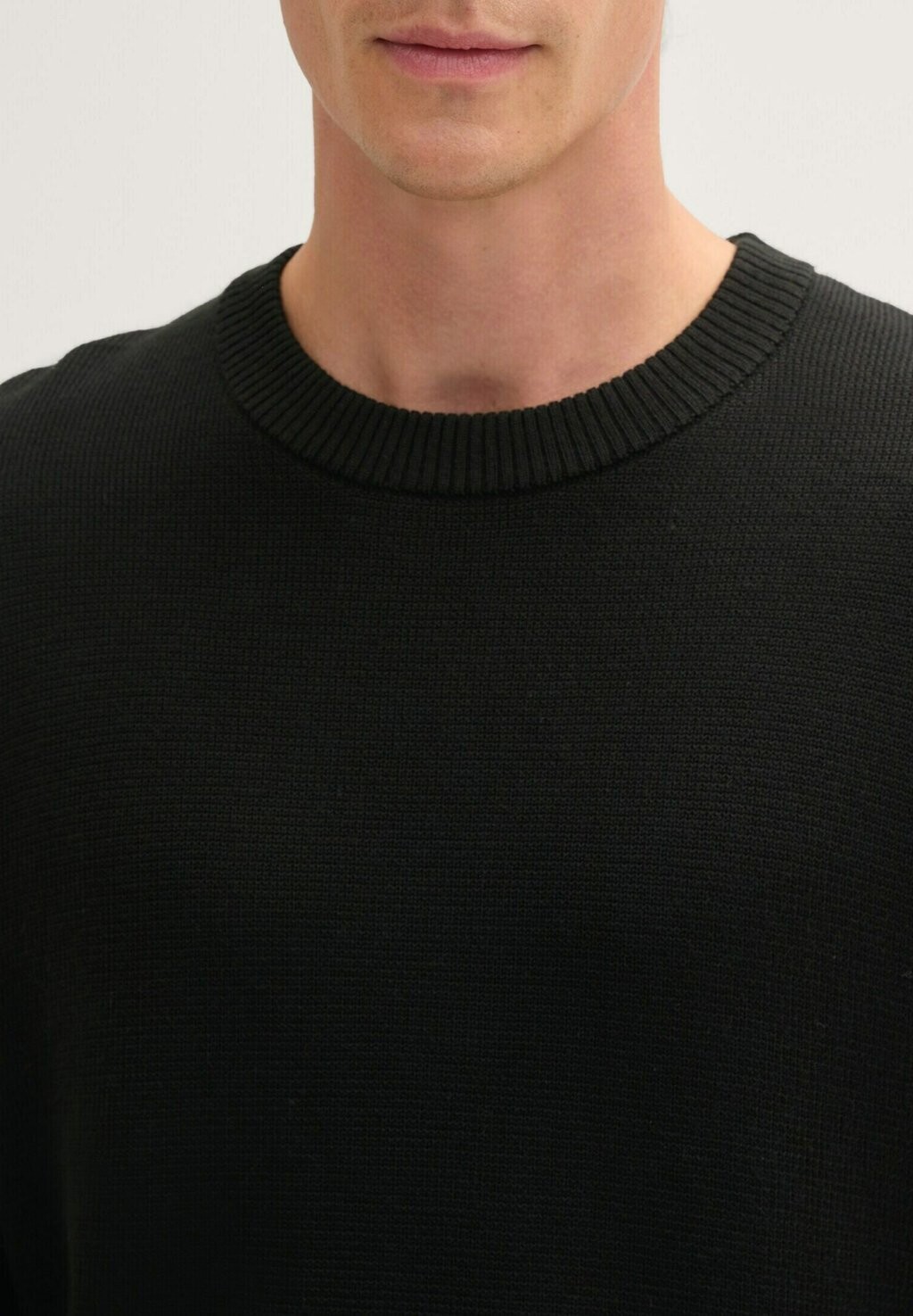 

Джемпер COMFORT MIT STRUKTUR TOM TAILOR, черный