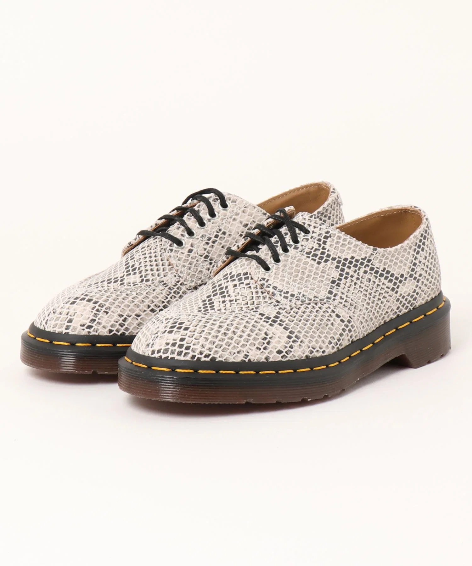 Мужская и женская обувь Dr. Martens 2046 5 EYE SHOE